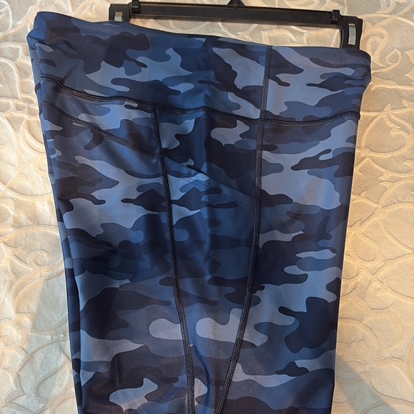 GAP-New without tags size large - Picture 4 of 5